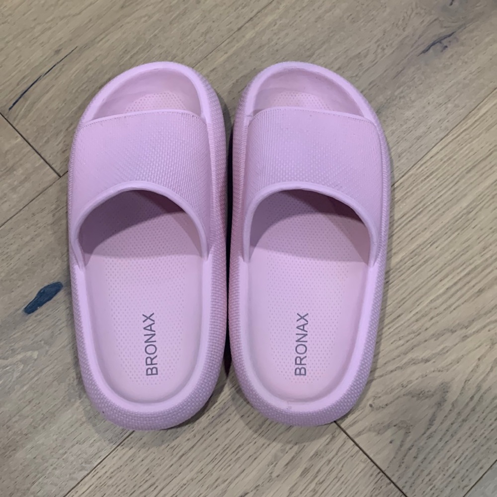 Pillow slippers size 37/38